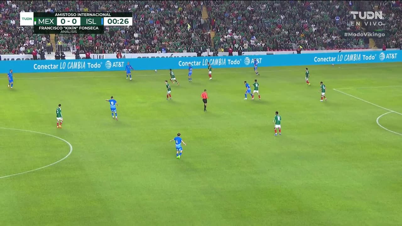 Arranca el partido y la pelota está en juego.