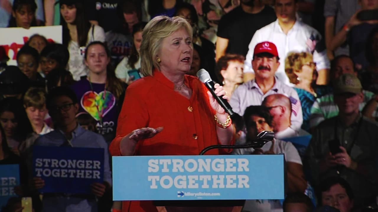 El padre del atacante de Orlando aparece en un mitin de Clinton; ¿podía evitarlo la campaña demócrata?