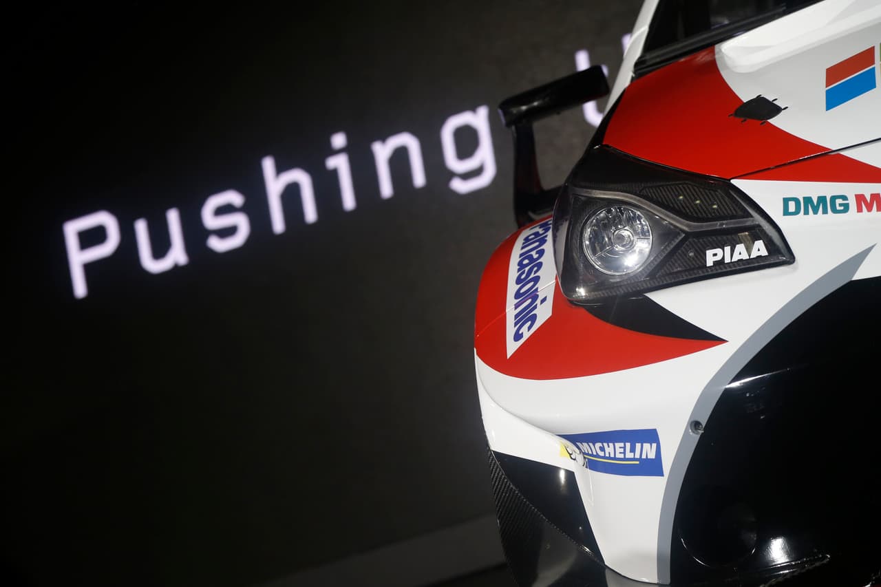 Para el desarrollo del Yaris WRC, Toyota recorrió
<b>más de 3,100 millas en diez jornadas diferentes de ensayos</b> en los alrededores de Puuppola, Finlandia. Muy cerca de allí se encuentran los talleres del Toyota Gazoo Racing.