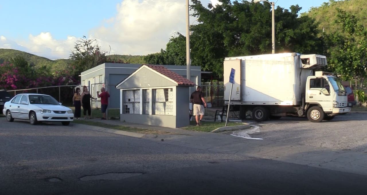 "Sabemos lo que es la necesidad de tener una ropa limpia, de sentirse limpio, de sentirse fresco en un tiempo tan difícil", manifestó.