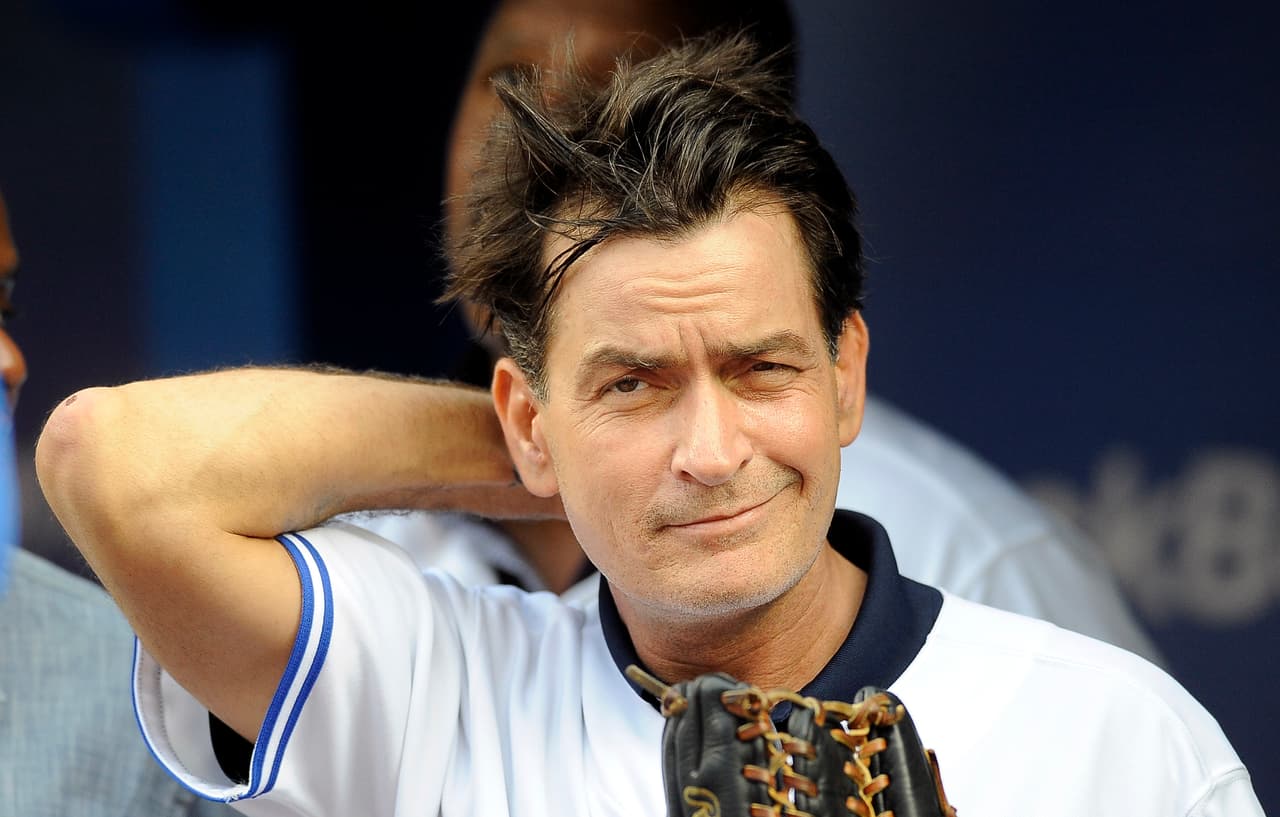 Charlie Sheen, investigado por un delito grave de amenazas hacia su ex Brett Rossi