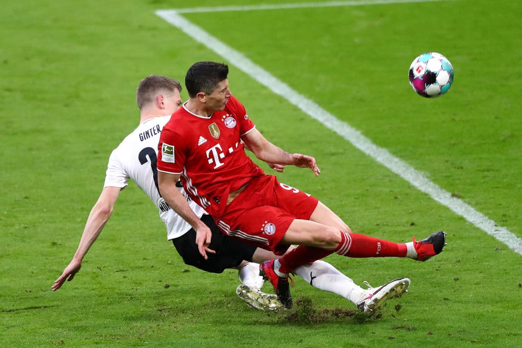 Robert Lewandowski vuleve a anotar un Hat Trick en la goleada 6-0 del Bayern Munich frente al Borussia Monchengladbach