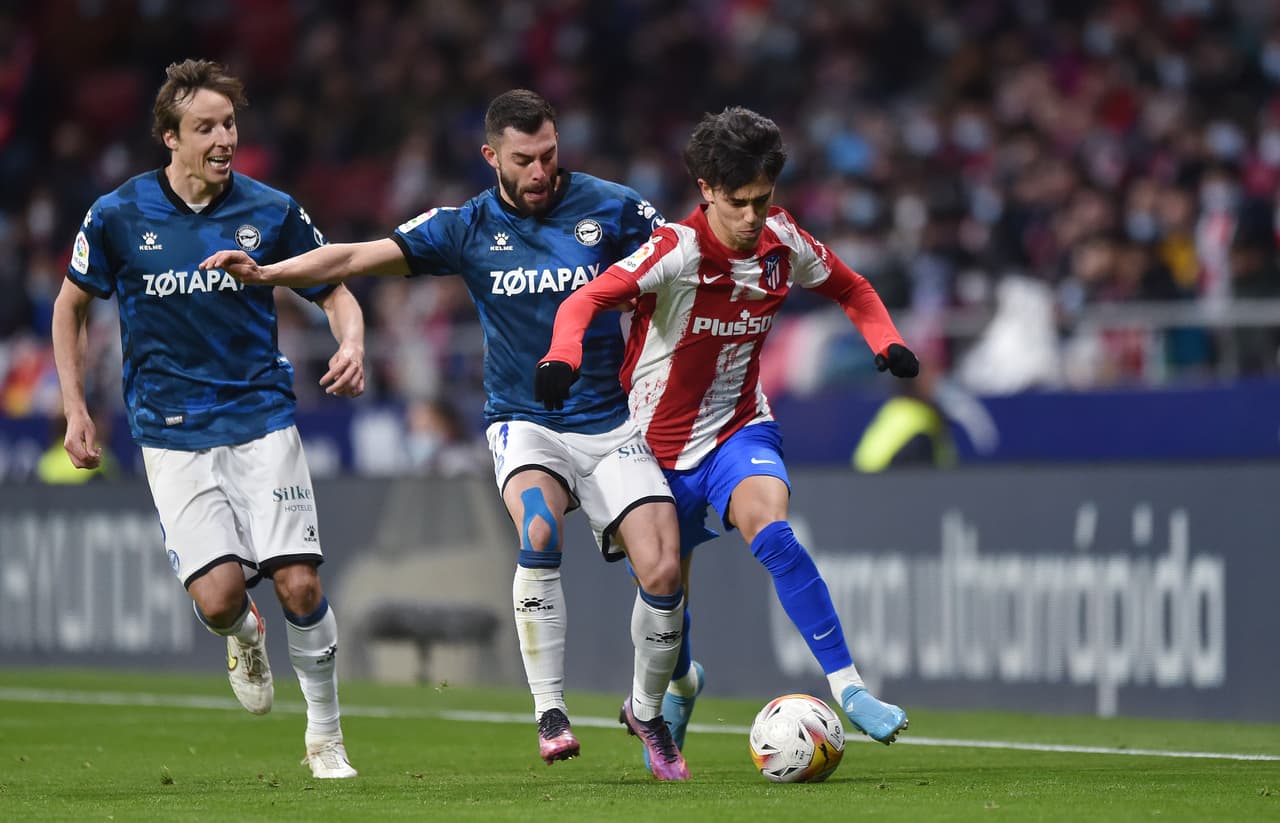El Atlético de Madrid goleó al Alavés con sendos dobletes de Joao Félix y Luis Suárez.