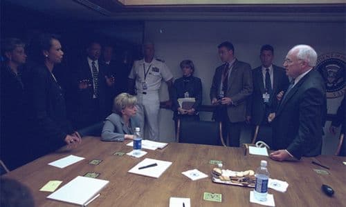 Los funcionarios de alto nivel del gobierno de Bush. (Imagen del Archivo Nacional de EEUU).