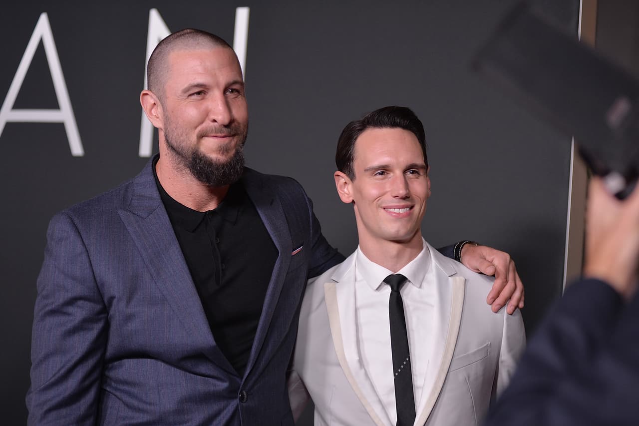 Obviamente los cambios de imagen de Schreiber como actor son frecuentes y con ellos se podría disipar por momentos esa similitud que comparte con Ramos, quien recibe los mensajes comparativos.