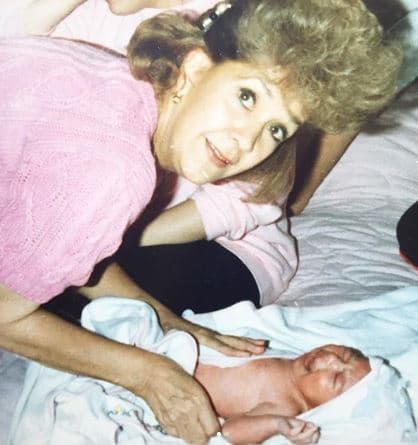 "Mi gordita bella, mi tita 'Santus', ya estás en el cielo", escribió Kristal Cid al pie de esta postal.