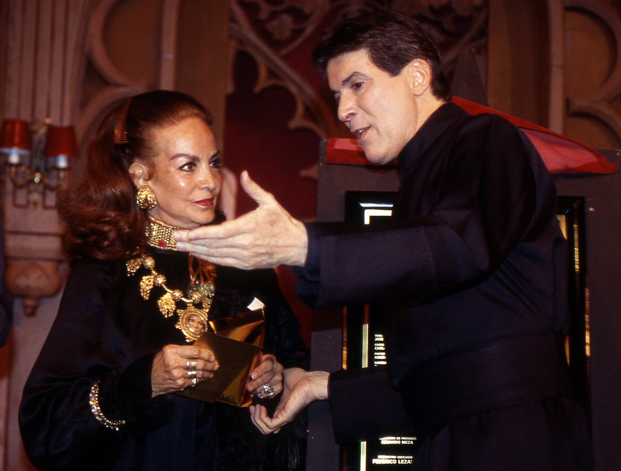 En la historia, Lucía Méndez hizo pareja protagónica con 
<b>Enrique Álvarez Félix</b>, el único y fallecido hijo de 
<b><a href="https://www.univision.com/shows/despierta-america/la-anecdota-es-que-no-se-tomar-lucia-mendez-recuerda-un-divertido-momento-que-vivio-con-maria-felix-la-dona-video" target="_blank">la gran diva María Félix. </a></b>
<br>