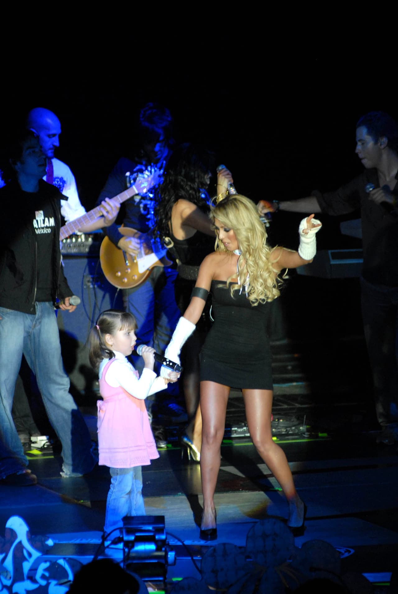 En México los seis integrantes de la banda se convirtieron en ídolos de multitudes, pero como nadie es profeta en su tierra…