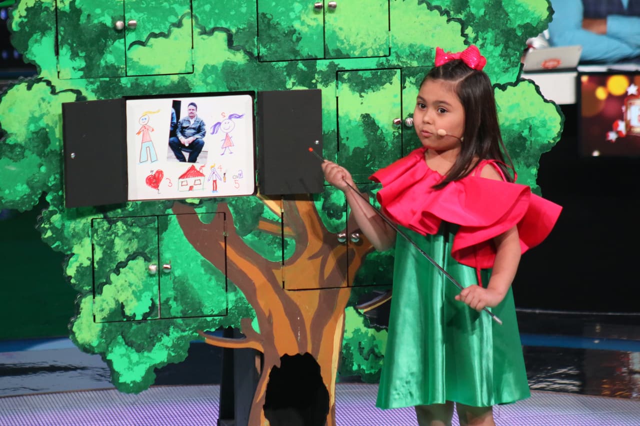 Natalia nos presentó a su familia y compartió lo mucho que bromea a su hermano. Sin embargo, este se 'cansó' rápido de sus bromas y hasta se fue en llanto. ¡Qué mal!