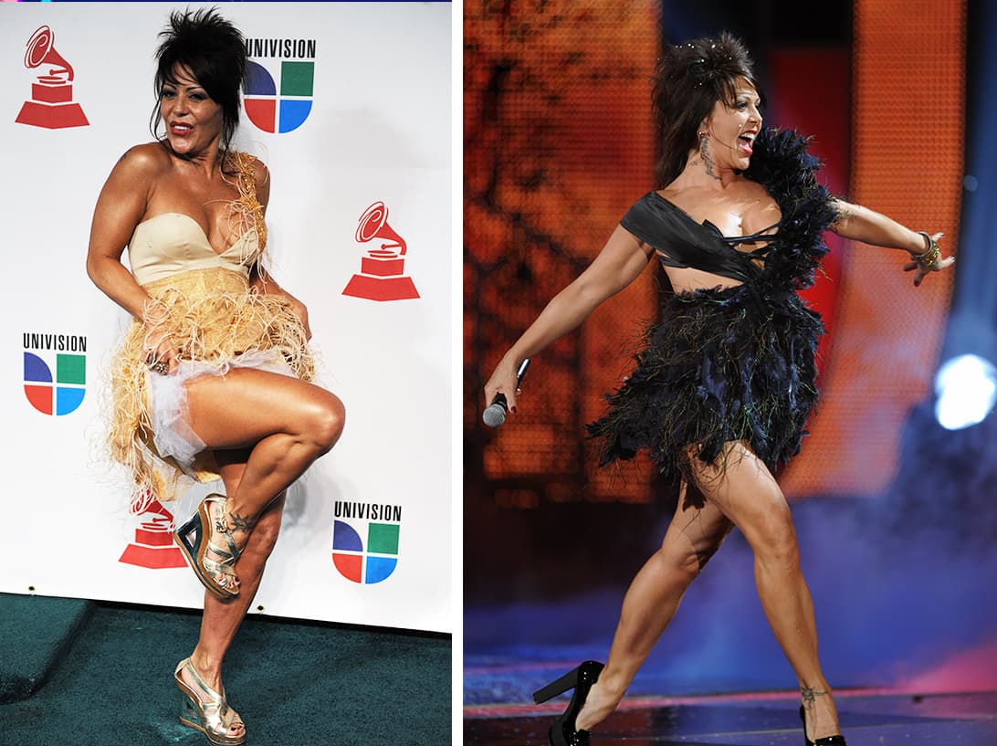 En 2008 La Guzman se volvía loca por las plumas, esa tendencia la llevó de la alfombra al escenario con estos mini dress con los que pudo presumir pierna.