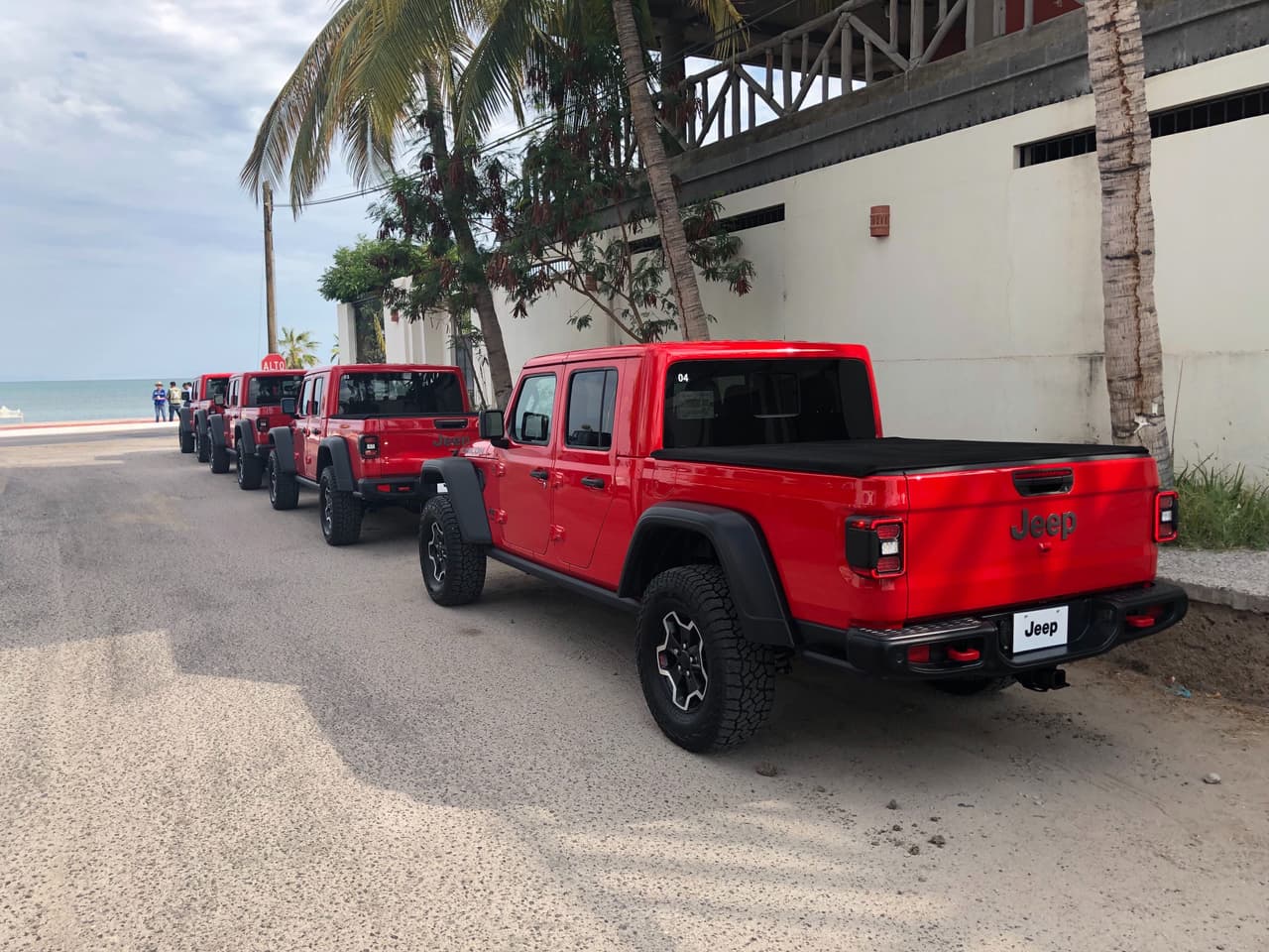 Jeep Gladiators antes de empezar el recorrido