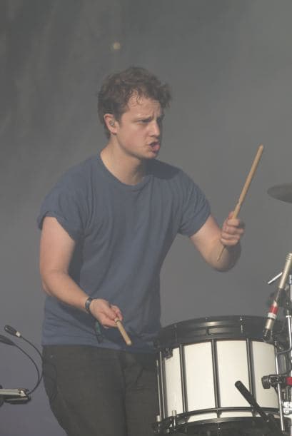 Mark Foster y los demás integrantes de la banda de indie rock Foster the People interpretaron sus mayores éxitos en el Austin City Limits este viernes.