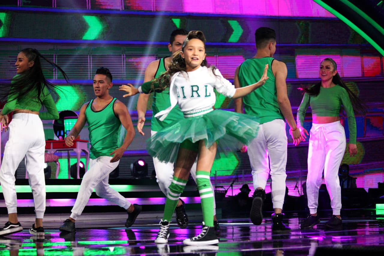 Flor, la bailarina de 'Mateo y los súper sabios' impresionó con el tema 'Arrasando' de Thalía; obtuvo 34 puntos de calificación.