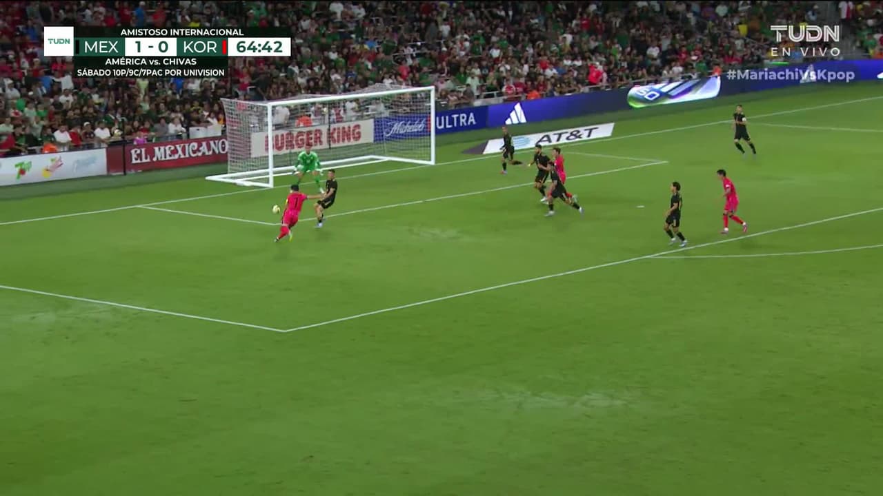 ¡GOL!  anota para Corea del Sur. Son Heung-Min