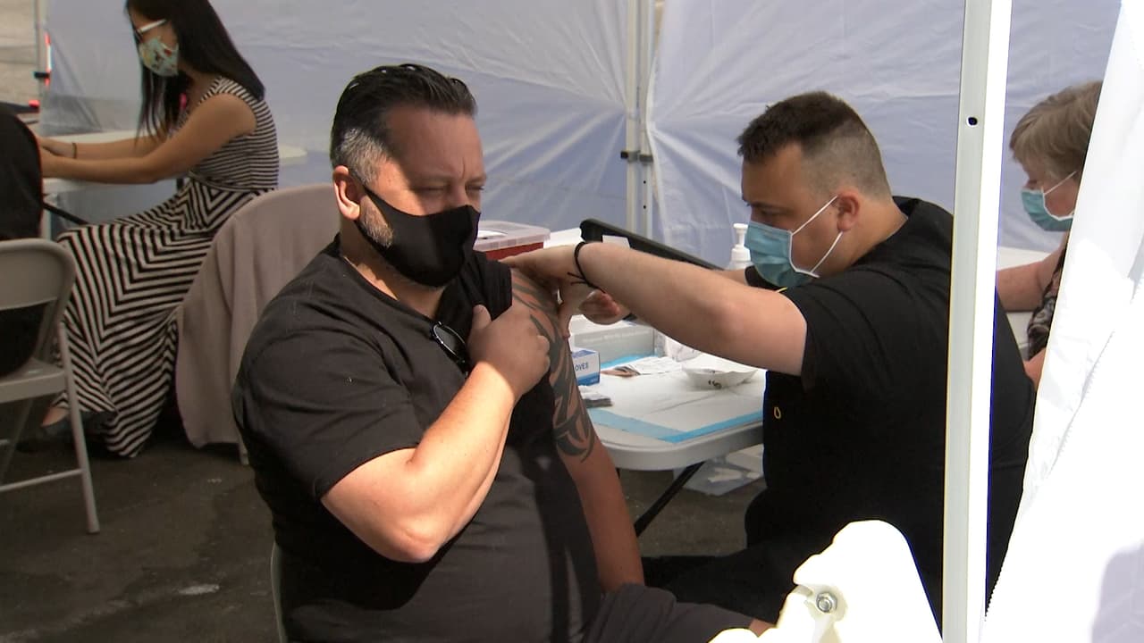 Sacramento activa una clínica móvil dedicada a realizar vacunaciones contra el coronavirus