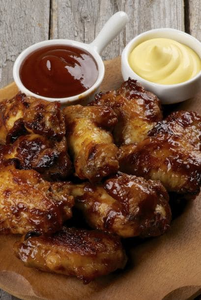 Frutos rojos. La media naranja de las carnes blancas son las salsas ácidas. Sin duda, no hay mejor amiga del pollo rostizado que la salsa de frutos rojos.