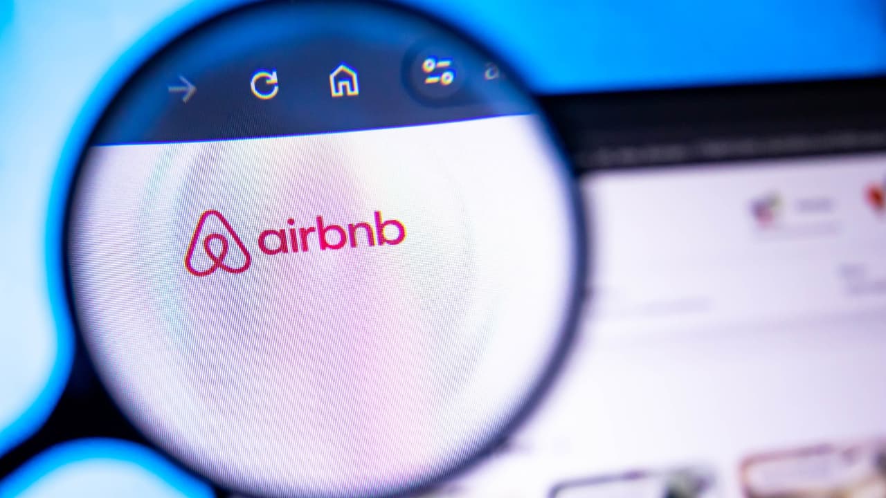 Dallas quiere prohibir Airbnb en ciertas zonas residenciales: el caso llega a la Corte Suprema de Texas