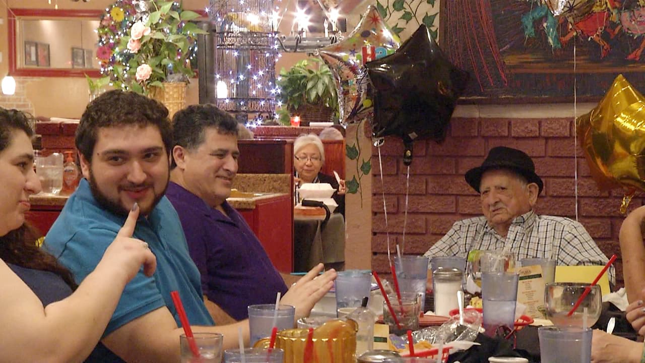 Después de servir al Ejército de los Estados Unidos, se mudó a San Antonio y trabajó en Base de la Fuerza Aérea en Kelly.
<br>