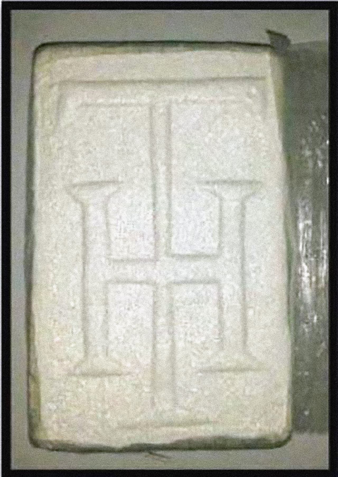 Un paquete de cocaina con las iniciales de de Tony Hernández, (TH), parte de la evidencia contra el hondureño.