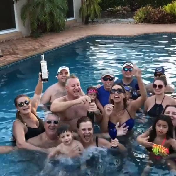 Lili era una de las más felices de poder estar en otro cumpleaños más de su padre: "¡Feliz cumpleaños Pipipopo! Un fin de semana lleno de celebraciones para mi querido padre, aprovechándolo al máximo", escribió en Instagram.