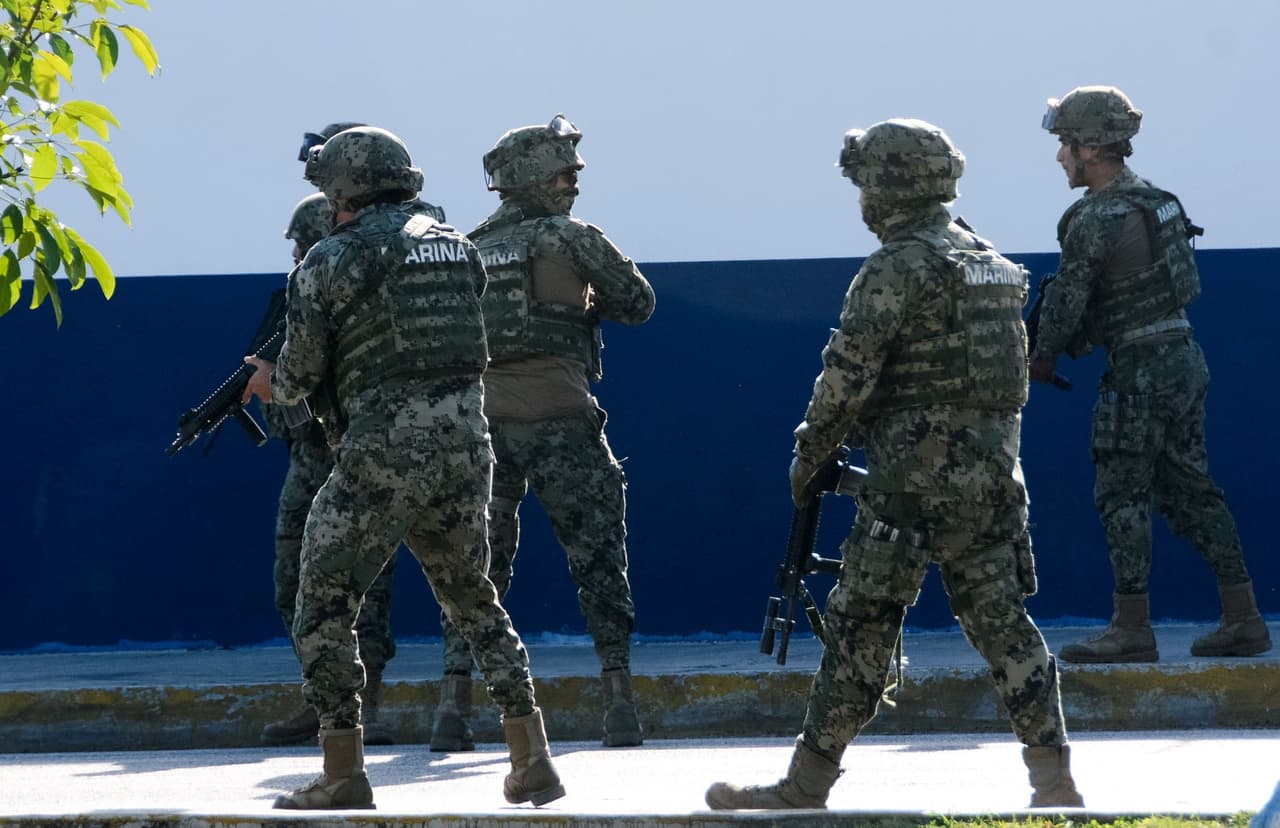 Fuerzas de la marina mexicana realizaron un operativo este fin de semana en Tláhuac que dio como resultado el abatimiento de 'El Richi' presunto lídel del cartel de la zona.