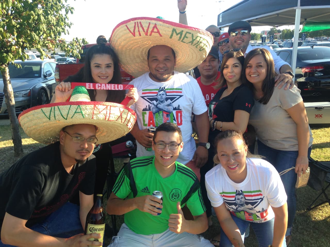 El tradicional sombrero mexicano fue uno de los artefactos que más se usaron entre los seguidores.