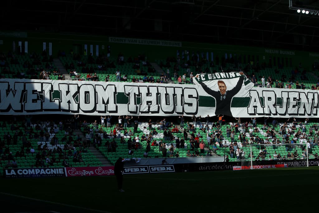 El PSV gana por tres goles al Groningen de Robben, quien dejó el campo tras una lesión. Cody Gakpo marcó doblete y el tercer tanto fue por parte de Donyell Malen. El mexicano Erick Gutierrez se encuentra lesionado.