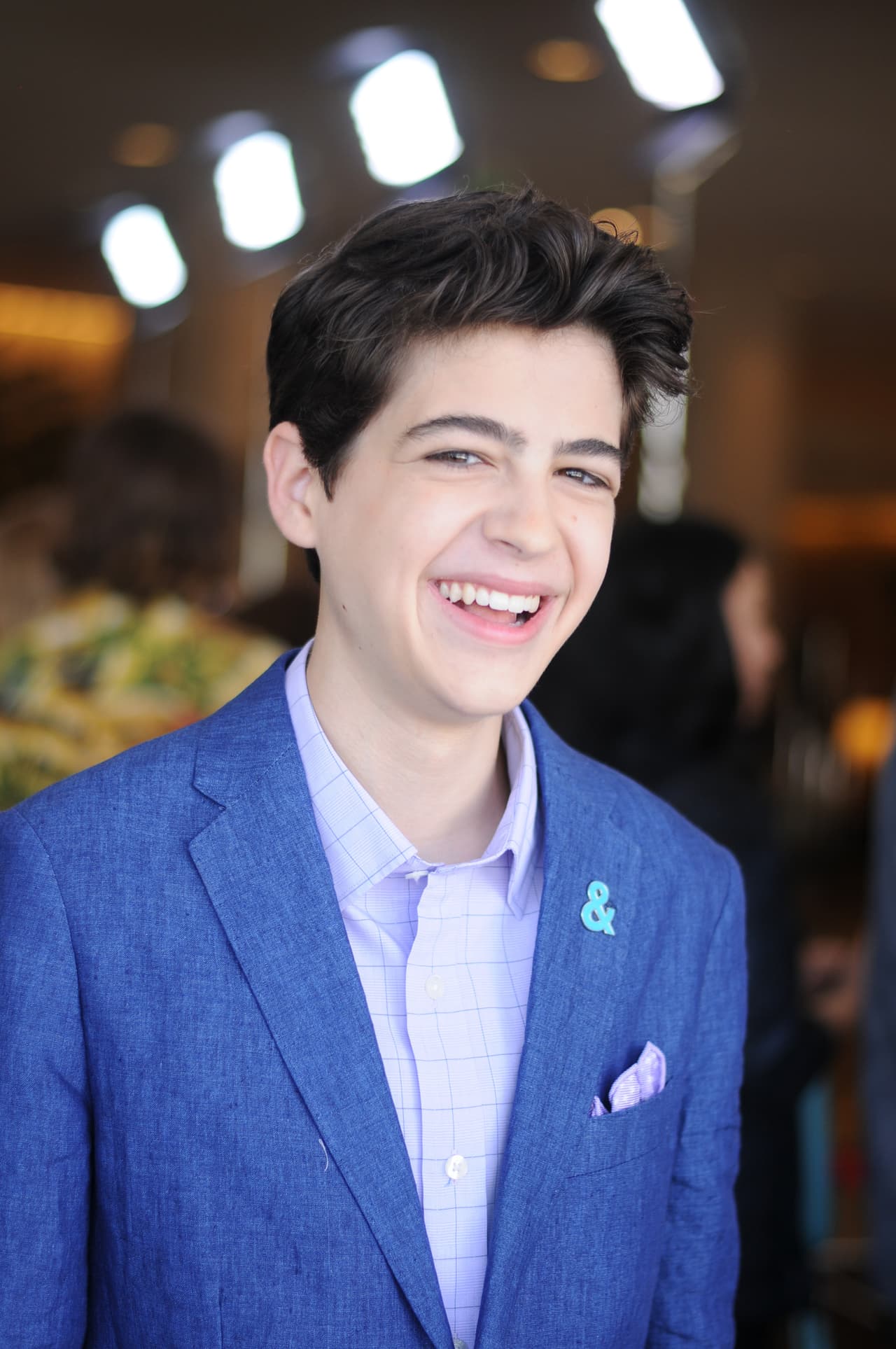 "Sufrí con cierto nivel de 
<b>mi propia homofobia</b> internalizada, incluso mientras interpretaba al primer personaje abiertamente gay en Disney Channel", reconoció.
<br>