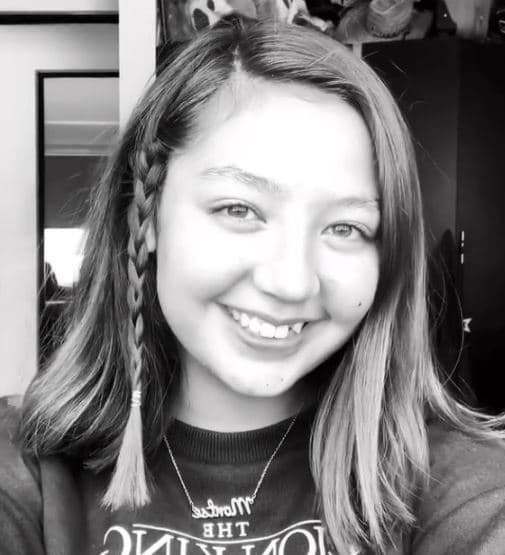 En redes sociales no es muy activa, pero de vez en cuando publica selfies en las que deja ver cómo ha cambiado con el paso de los años.