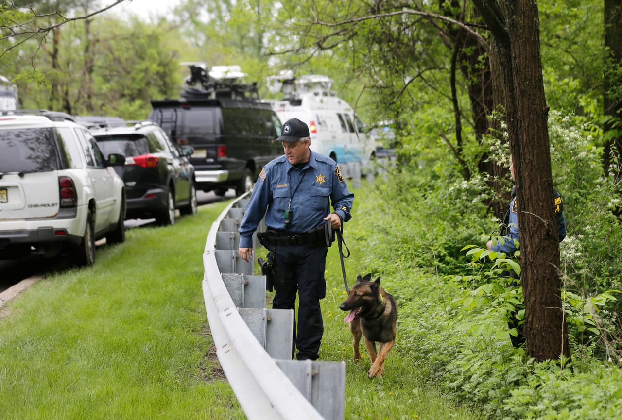 La policía de Hackettstown indicó que varias personas fueron llevadas a un hospital.