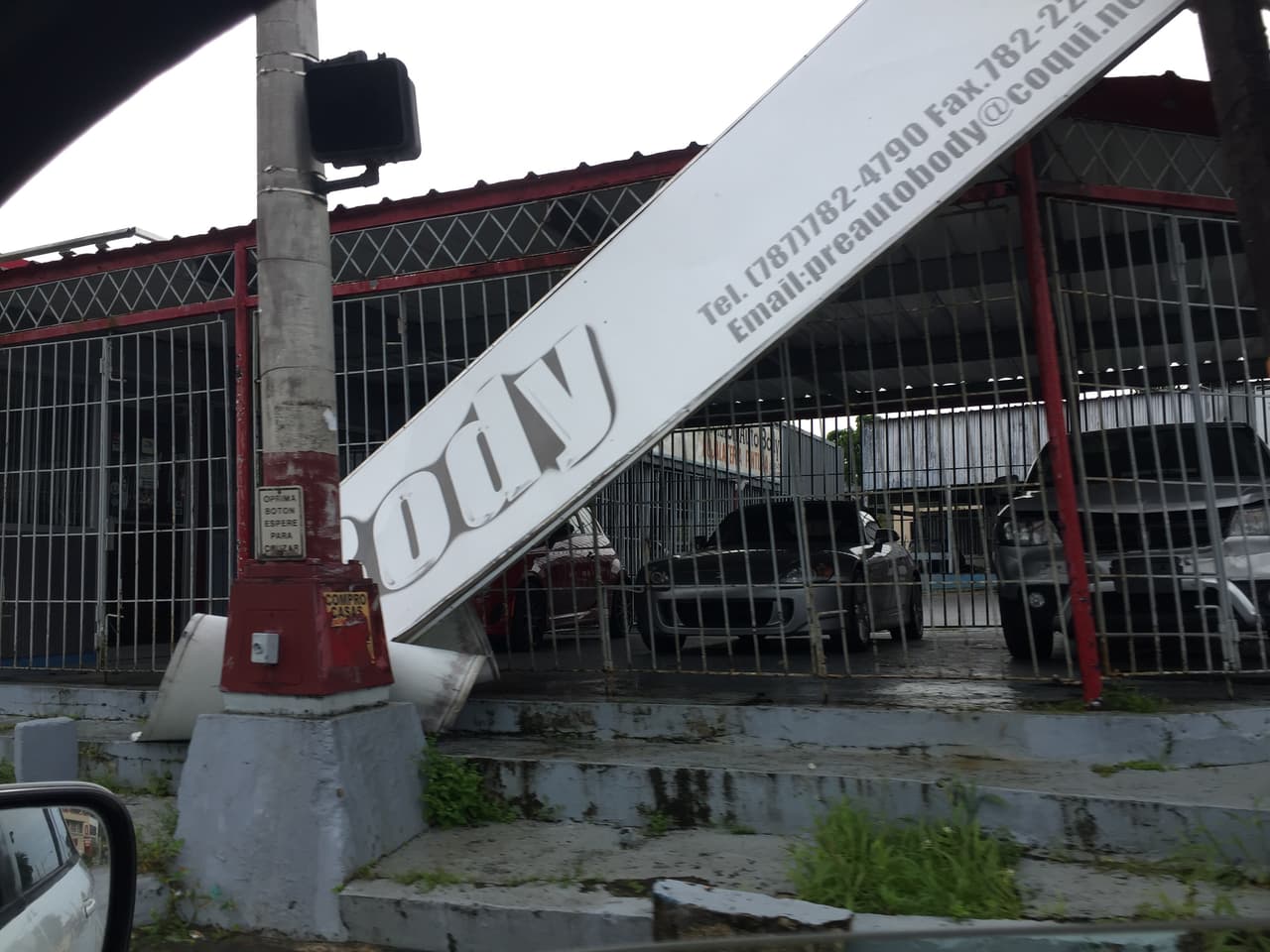 Las escuelas y las agencias del Gobierno seguirán cerradas hasta el próximo lunes.