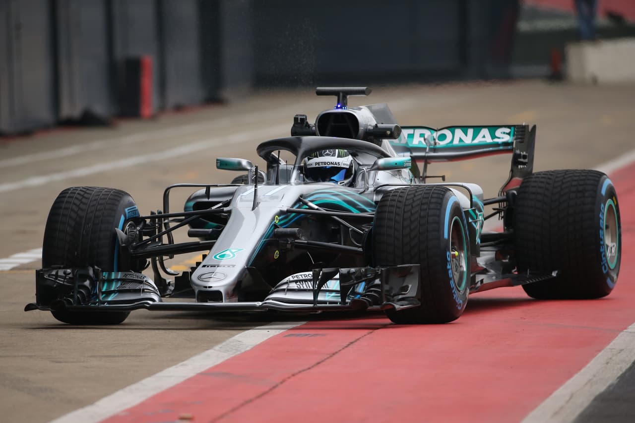 <b>Mercedes W09 EQ Power. </b>¿Será este el quinto año consecutivo de triunfo para la escudería? Sigue siendo el rival a vencer y por ello el monoplaza de la temporada 2018 tiene cambios sustanciales para volver a lograrlo. La presencia del halo de seguridad es un distintivo, así como el menor tamaño de la tapa del motor.