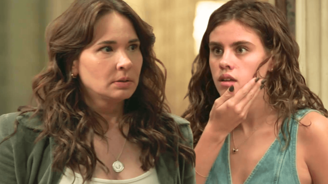 Mónica cachetea a Julia | Hermanas, Un amor Compartido | Capítulo 42