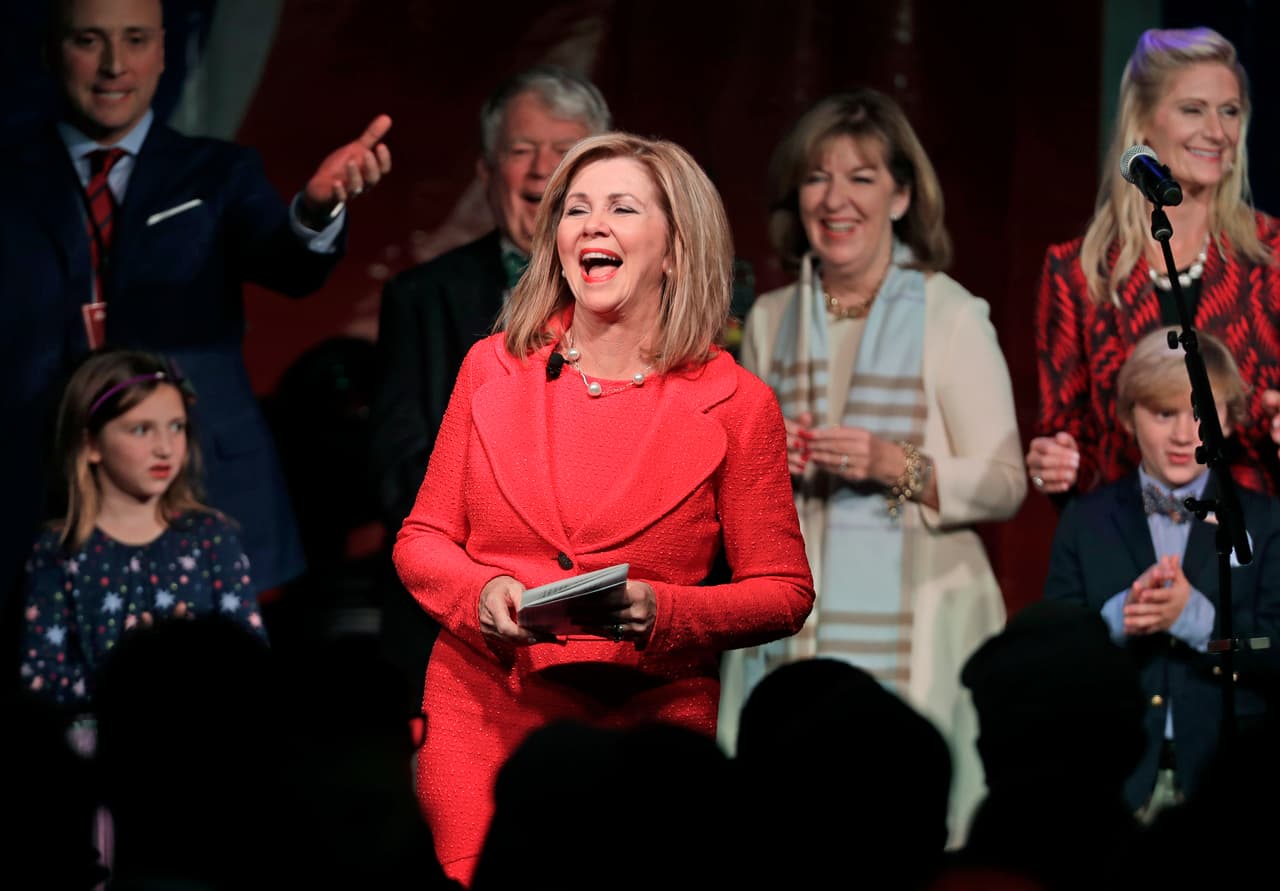 <b>Marsha Blackburn.</b> La republicana venció al exgobernador demócrata Phil Bredesen y es la primera mujer en representar al estado de Tennessee en el Senado. Ocupará el escaño dejado por el republicano moderado
<b>Bob Corker</b> quien se retiró el año pasado después de haber criticado varias veces al presidente
<b><a href="https://www.univision.com/temas/donald-trump" target="_blank">Donald Trump</a>.</b>