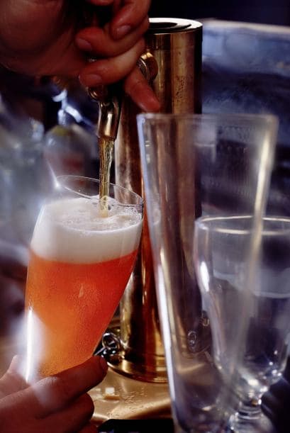 Cóctel de naranja y cerveza:No temas combinar a la cerveza con la naranja y prueba este cóctel. Tu familia y tus invitados te lo agradecerán.