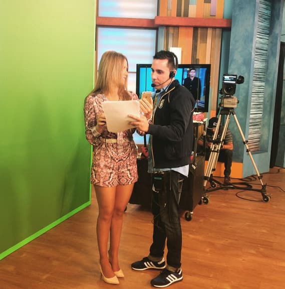 Su trabajo le encanta y cuida que todo salga perfecto.