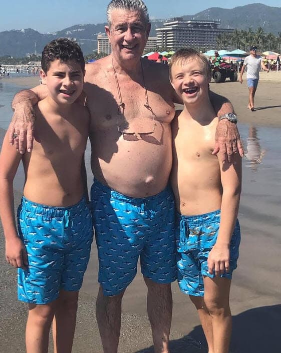 Tanto ella como su hermano se recuperaron, pero 
<b><a href="https://www.univision.com/famosos/muere-padre-lety-calderon-coronavirus" target="_blank">su papá murió por complicaciones del virus</a></b>, según dio a conocer la artista el 3 de febrero de 2021. 
<br>