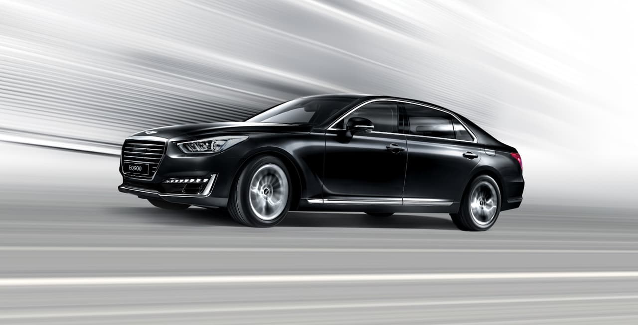 <b>Autos grandes de lujo: </b>El
<b> Genesis G90, </b>es el sustituto espiritual del antiguo Hyundai Equus, pero la verdad es que no podía ser más distinto. Con un hermoso aspecto con el que su predecesor sólo podía soñar, el G90 es también uno de los ganadores del premio ‘Selección Tope de Seguridad Plus’ del IIHS para 2017. Bello y seguro.