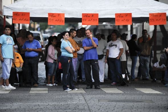 La apertura se produjo a las 6:00 horas locales (10:30 GMT), aunque con retrasos en algunos estados, algo que suele ser habitual en este tipo de procesos.