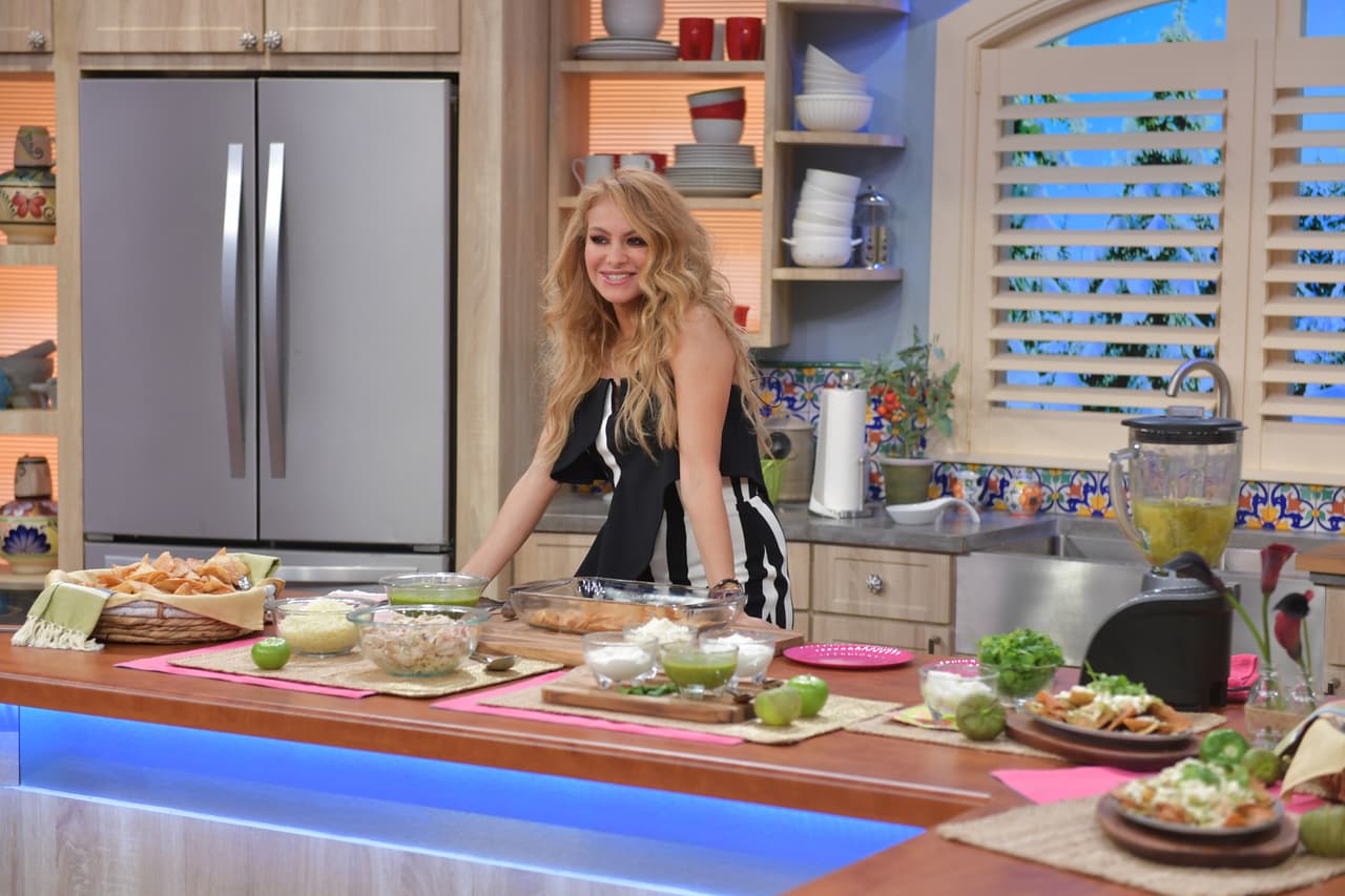 Descubrimos que Pau Rubio tiene gran talento a la hora de cocinar y por eso nos enseñó a preparar uno de sus platillos favoritos: chilaquiles.