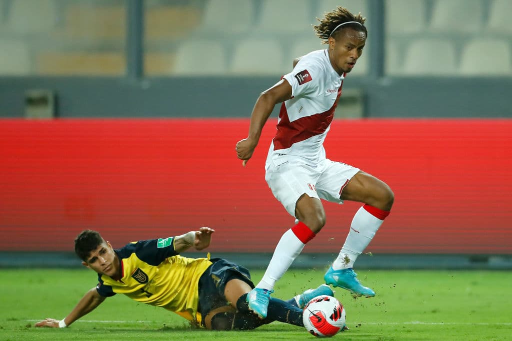 La anotación de Edison Flores al minuto 69 evita de la derrota de Perú, empatan 1-1 con Ecuador y llegan a 21 unidades que los mantiene en el quinto lugar.