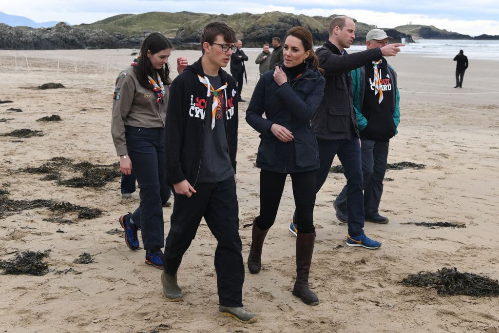 Los duques de Cambridge se reunieron con personas y organizaciones de la región para aprender más sobre sus esfuerzos para cuidar de sus comunidades y proteger el medio ambiente natural, informó la agencia Getty Images.