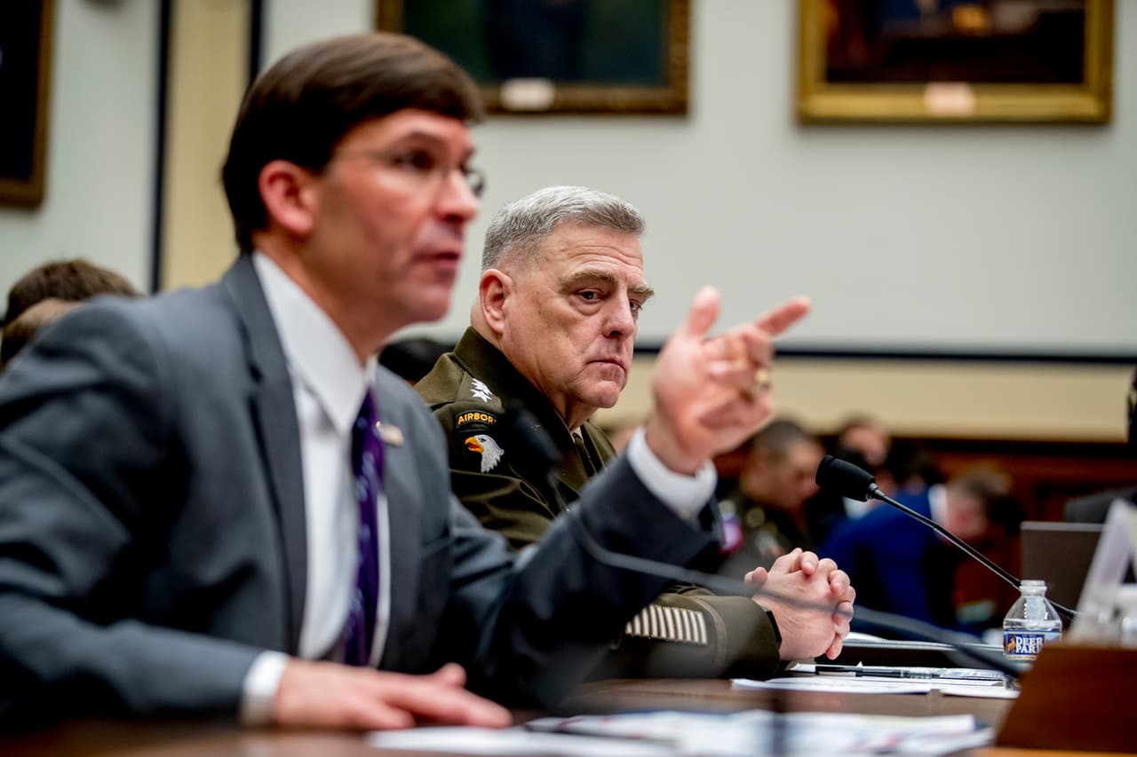 Congresistas de ambos partidos rechazan el uso de dinero del Pentágono para el muro fronterizo