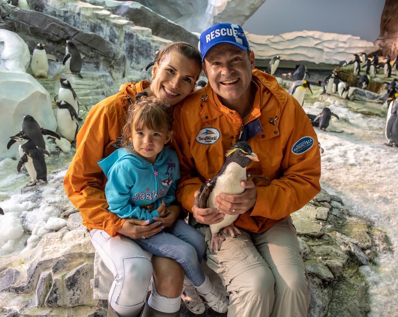 Siempre que tiene oportunidad, Alan Tacher aprovecha para pasar tiempo libre con su familia y esta vez fueron juntos a 
<i>SeaWorld Orlando.</i>