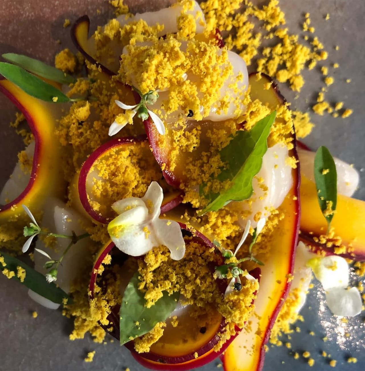 <b>Puesto 6: Central, </b>en Lima, Perú. Estilo de comida: peruana contemporánea. El restaurante de los chefs y esposos Virgilio Martínez y Pía León es un santuario de la gastronomía peruana, e incluye ingredientes que 
<a href=" https://www.instagram.com/p/BnLxwqRHmiX/?utm_source=ig_web_copy_link">rara vez se sirven en otros lugares.</a>