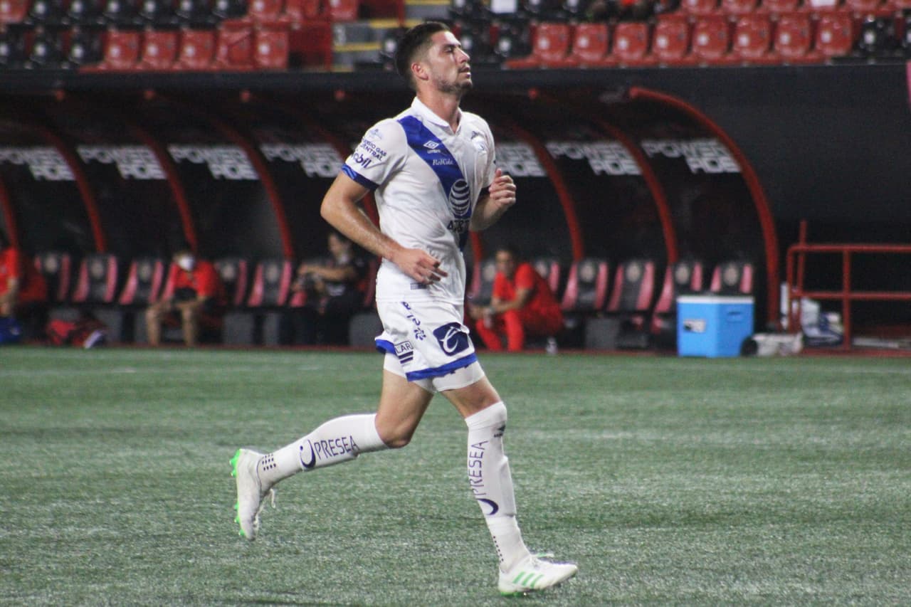 Con un solitario gol de Brayan Angulo, los Xolos consiguen su segunda victoria del torneo en casa.