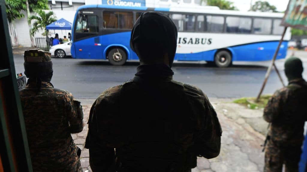 Cómo la violencia está impactando los viajes de la casa al trabajo en El Salvador