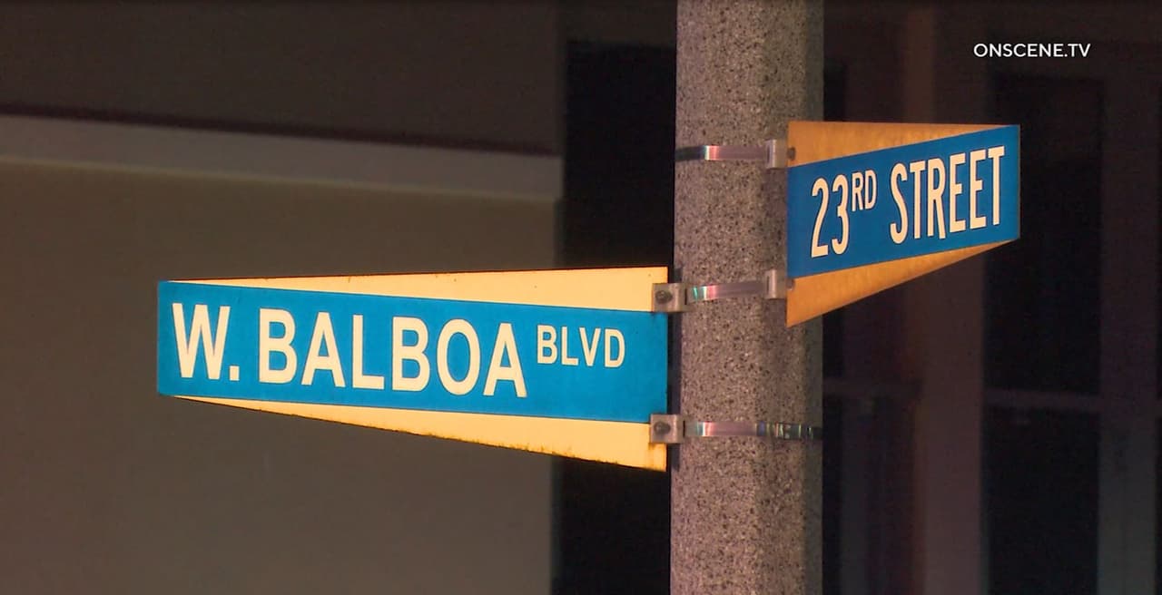 "Hubo una persecución iniciada por parte de la policía de Newport Beach", dijo el oficial de CHP Florentino Olivera, sin embargo, aseguró no tener las causas del operativo sobre el bulevar Balboa en sentido sur.
<br>
<br>