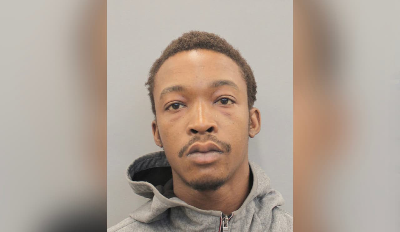 Arrestan a un hombre de 30 años acusado de provocar la muerte de su bebé de 9 meses al suroeste de Houston