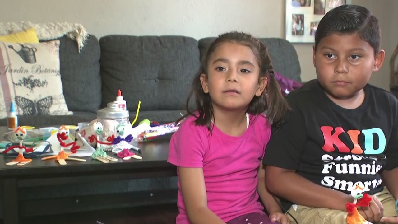 Pasitos: un programa de educación familiar que busca acabar con la violencia en las comunidades en Los Ángeles